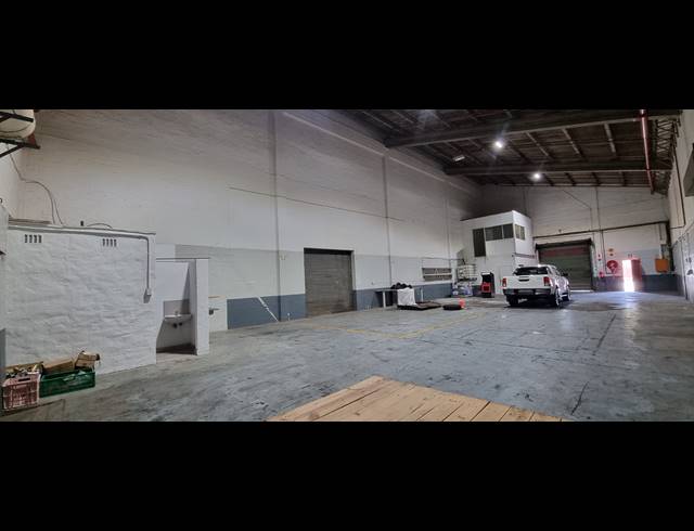 312M² MINI FACTORY TO LET IN JACOBS